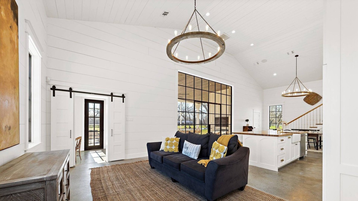 Clodine House | Beautiful Brazos Barndominium