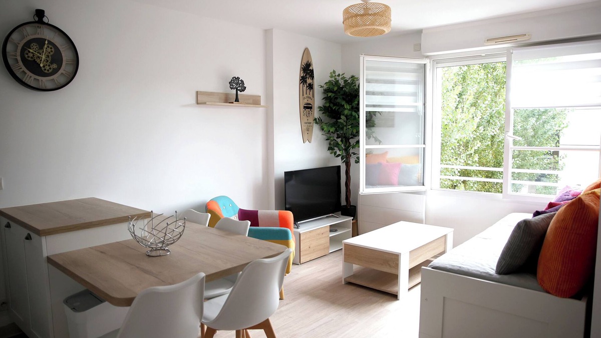La Rochelle Apartment | Beautiful bright apartment, quiet close to the beaches and the historic city