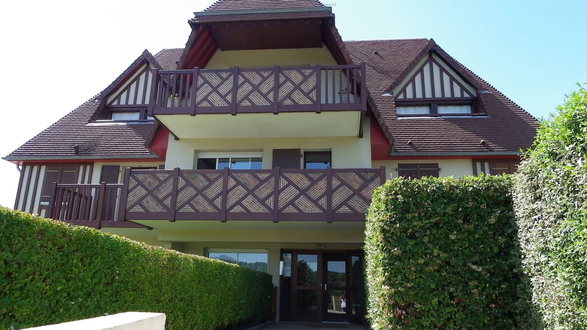 Houlgate Apartment | BEAUTIFUL BRIGHT APARTMENT - 3 stars - 3 BALCONIES - FARMED GARAGE - WIFI (Fiber)