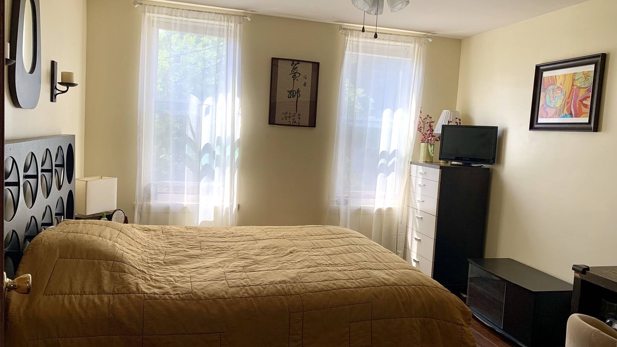 West New York Condo | Beautiful & Bright 2BR- 15 mins from NYC- Times Square