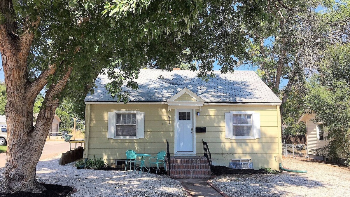 Greeley Apartment | Beautiful Bungalow Next to UNC-FREE Cruiser Bikes!