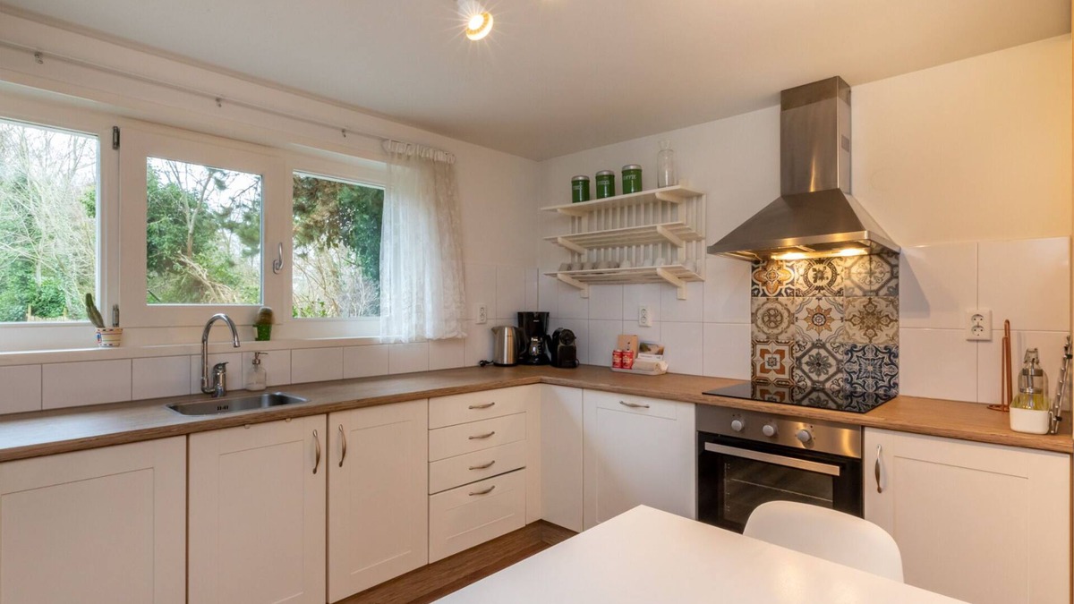 Groot Valkenisse House | Beautiful bungalow with garden