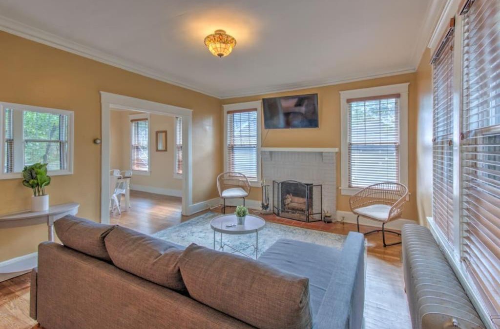 Cooper-Young Historic District House | Beautiful Bungalow Stones throw from Cooper Young