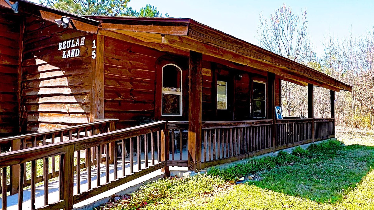 Murfreesboro Cabin | Beautiful Cabin 8 minutes from The Crater of Diamonds
