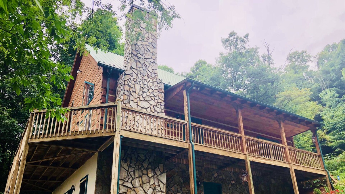 Grassy Creek Cabin | beautiful cabin in the mountains