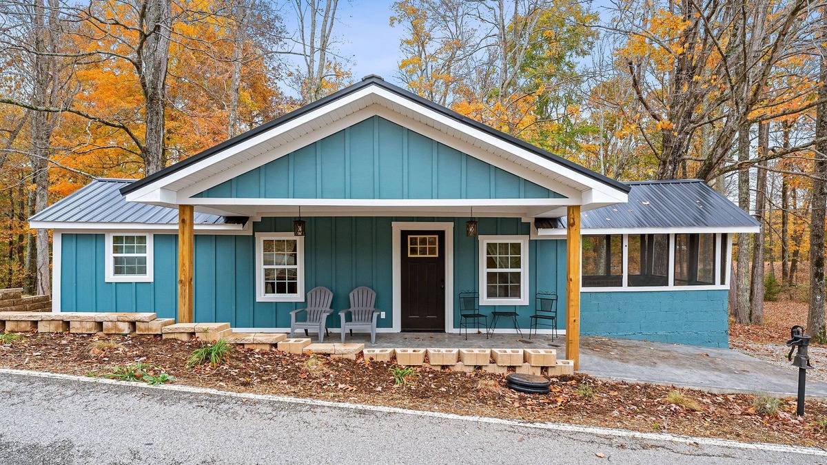 Celina Cabin | Beautiful cabin just seconds from Dale Hollow Lake!