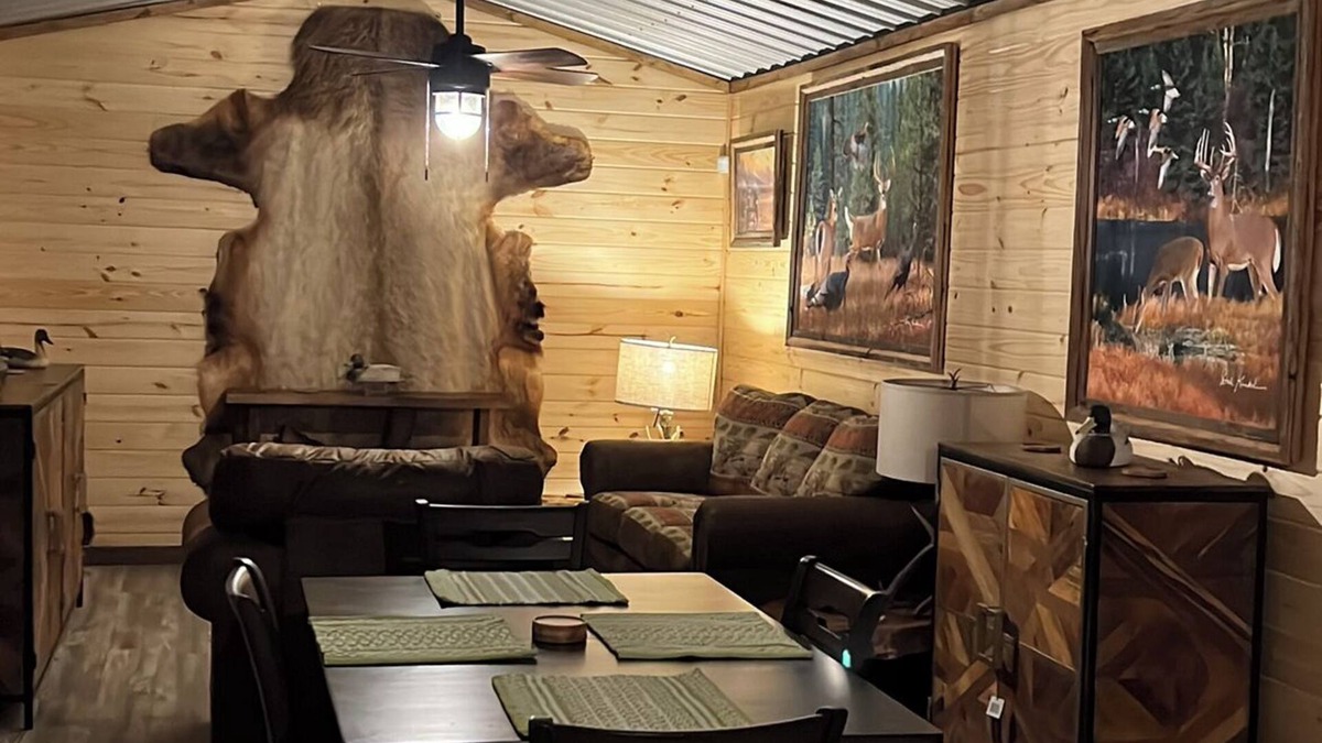 Sardis Cabin | Beautiful cabin near Sardis Lake 3 miles to Sardis Lake