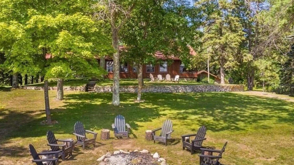 Merrifield Cabin | Beautiful Cabin on Horseshoe Lake