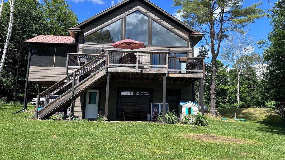 McGregor Cabin | Beautiful cabin on Lake Minnewawa