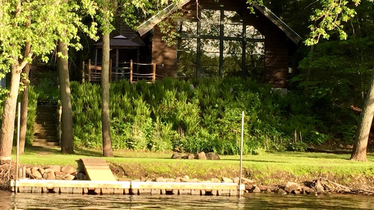 Poynette Cabin | Beautiful Cabin on Scenic WI River/Lake Wisconsin. Close to WI Dells and Madison