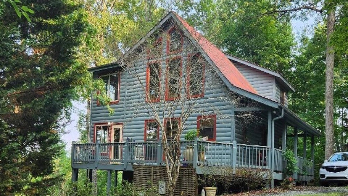Foxfire Estates Cabin | BEAUTIFUL cabin on top of mountain