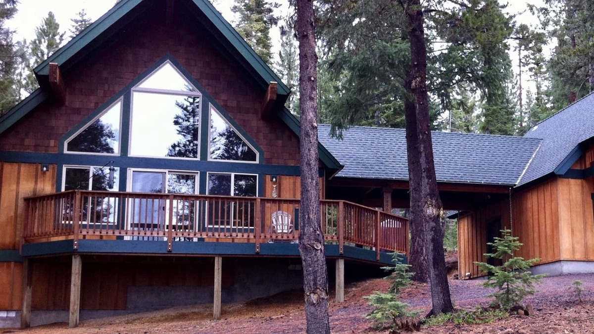 Crescent House | Beautiful Cabin Retreat near Crater, Crescent, Odell Lakes