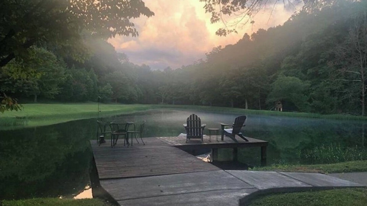 Marrowbone Cabin | Beautiful cabin style casita on five acres with private lake and creek