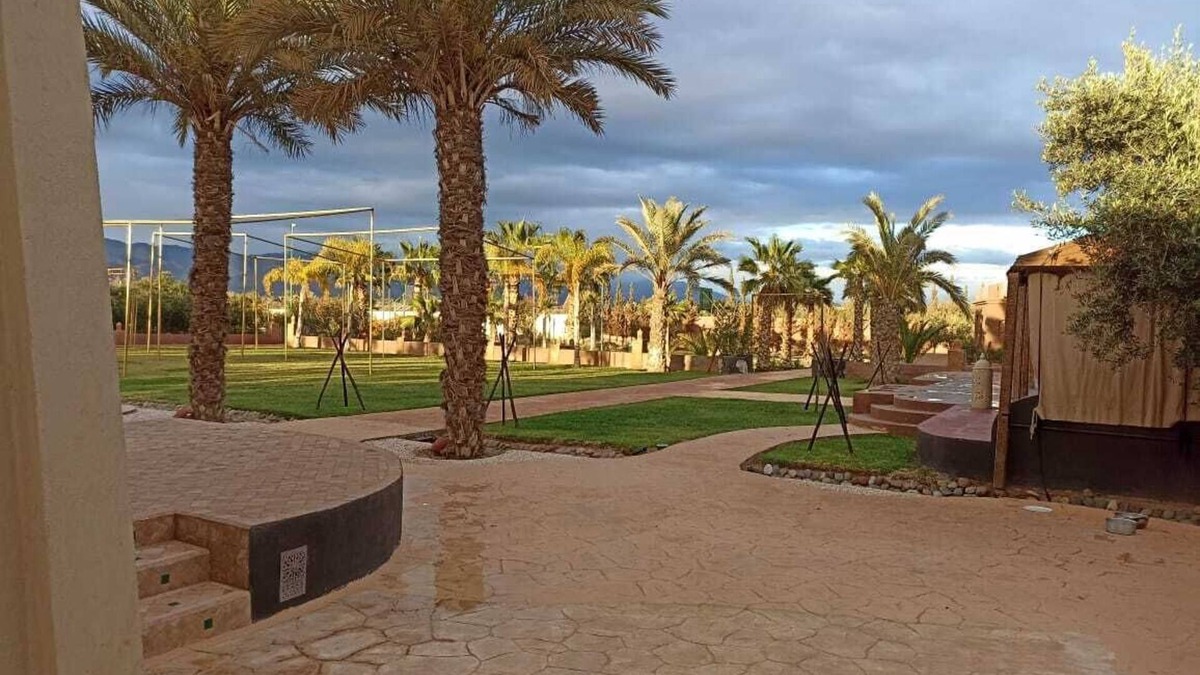 Swiss City Villa | beautiful calm property, suitable for family and friends,