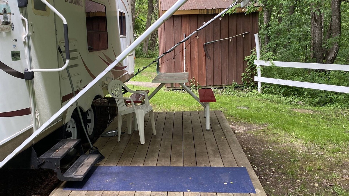 Dewittville House | Beautiful Camper on a country road.