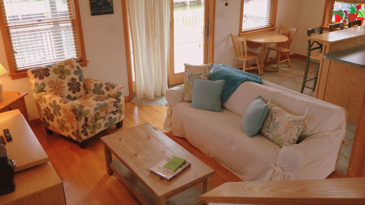 Ocracoke House | Beautiful Canalfront Cottage, Perfect for Couples!