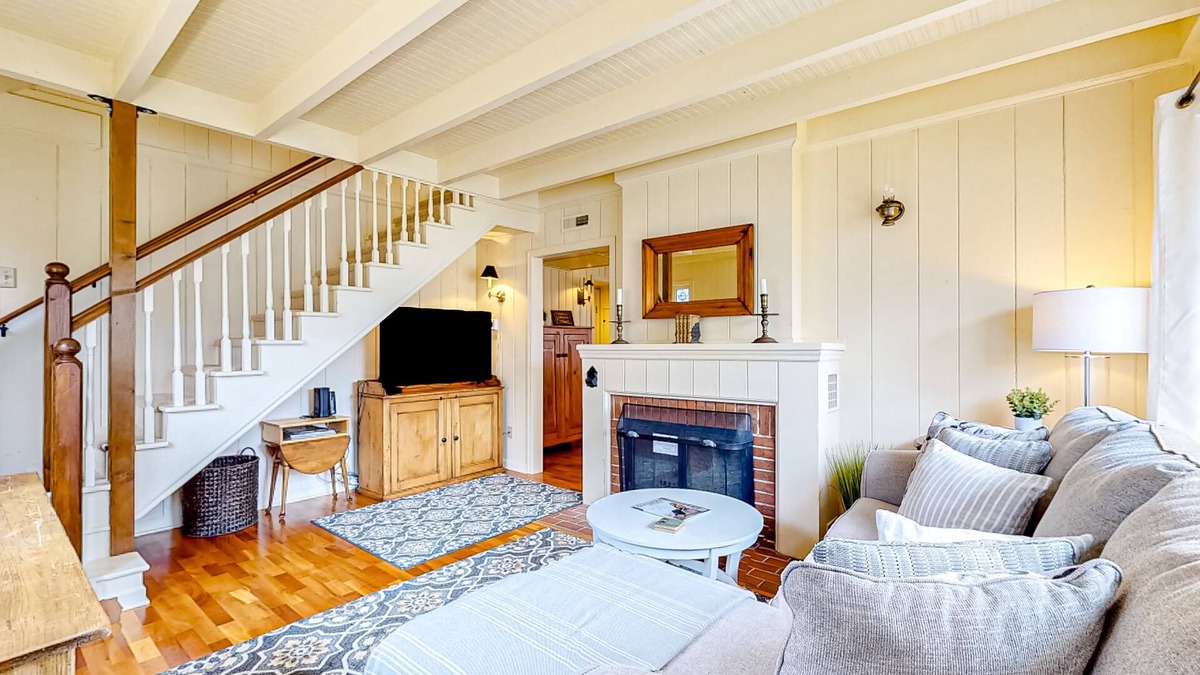 Seaside House | Beautiful Cape Cod cottage - one block from the beach with covered balcony & W/D