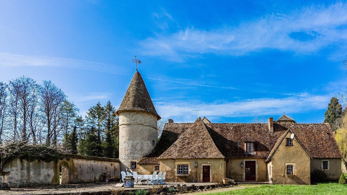 Le Veurdre Other | Beautiful Castle in Le Veurdre with Private Pool