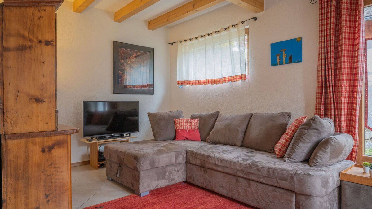 Chamoson House | Beautiful private villa for 4 people with WIFI, TV, terrace and parking