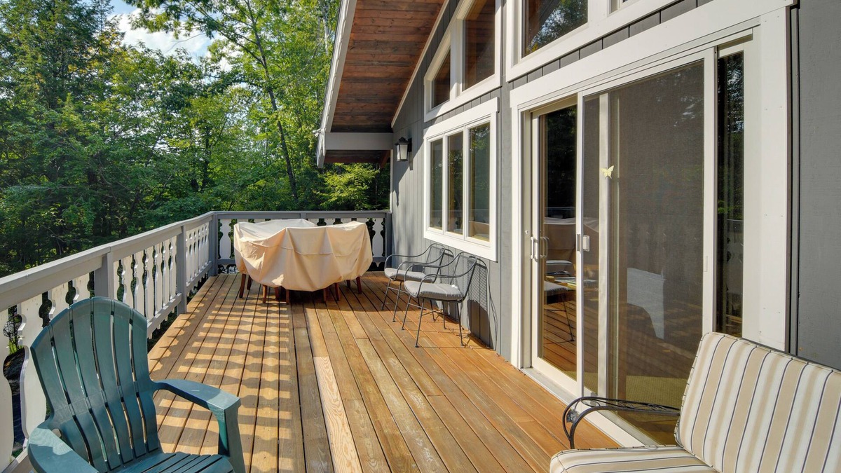 Jackson Cabin | Beautiful Chalet ~ 5 Miles to Attitash Mountain