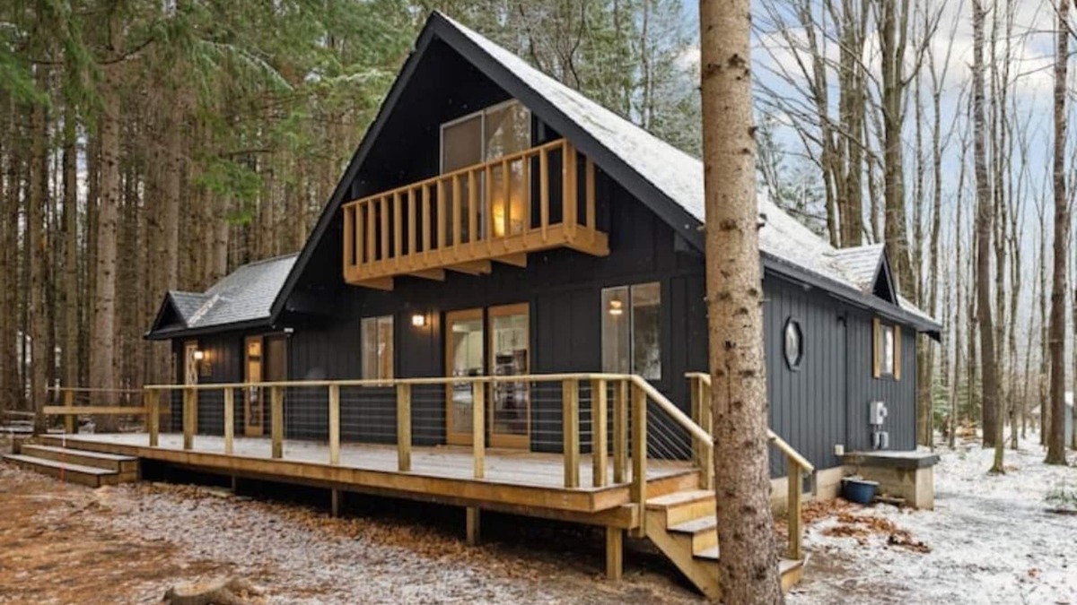Bellaire Ski Chalet | Beautiful Chalet at Schuss Mtn. - Golf, Wine, Torch Lake, Lake Bellaire, Shorts