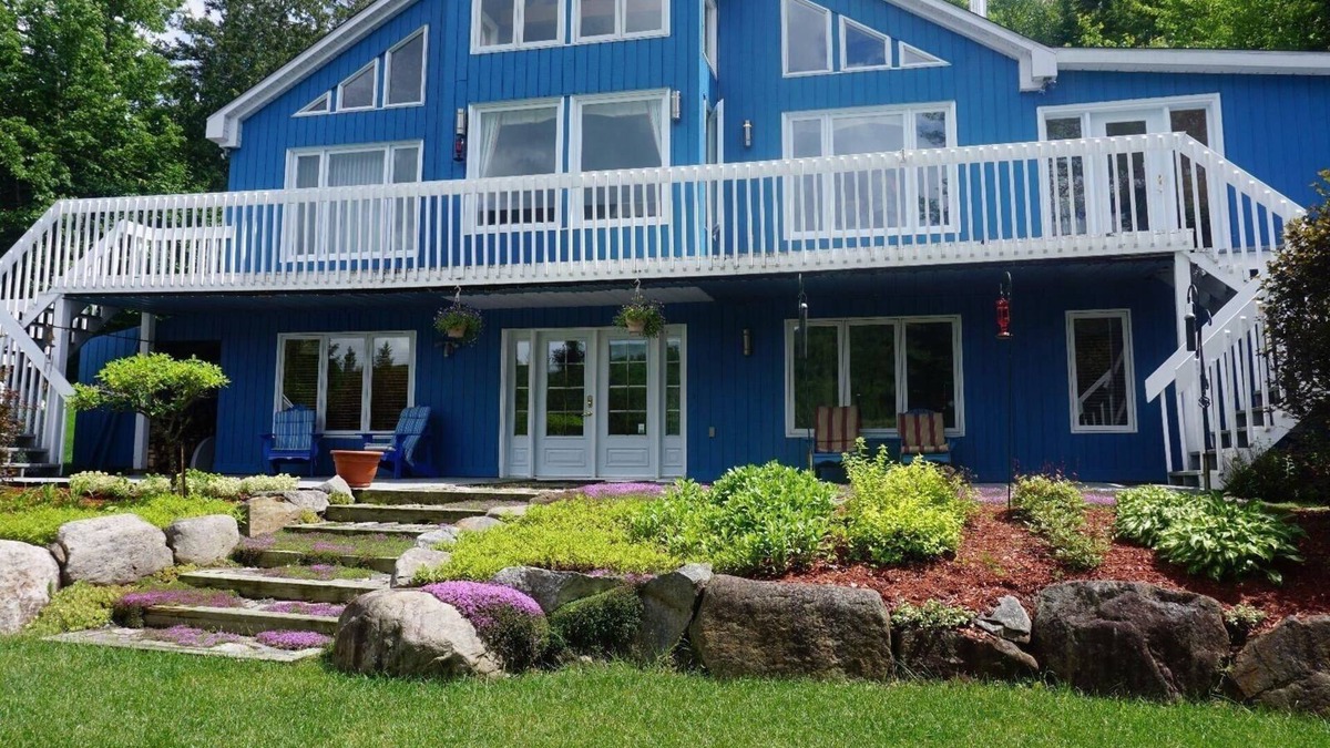 Sainte-Adele Cottage | Beautiful chalet with amazing view, hot tub,hiking,ski,privacy
