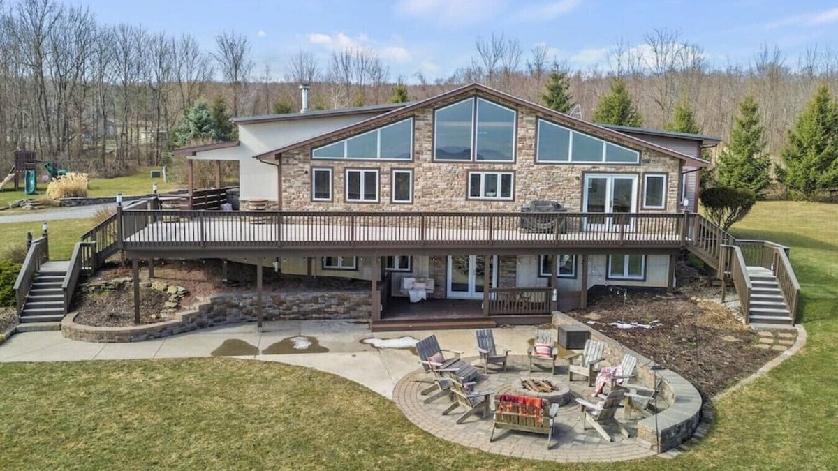 Dansville Ski Chalet | Beautiful Chalet with VIEWS/Pool/Hot tub/Pond!