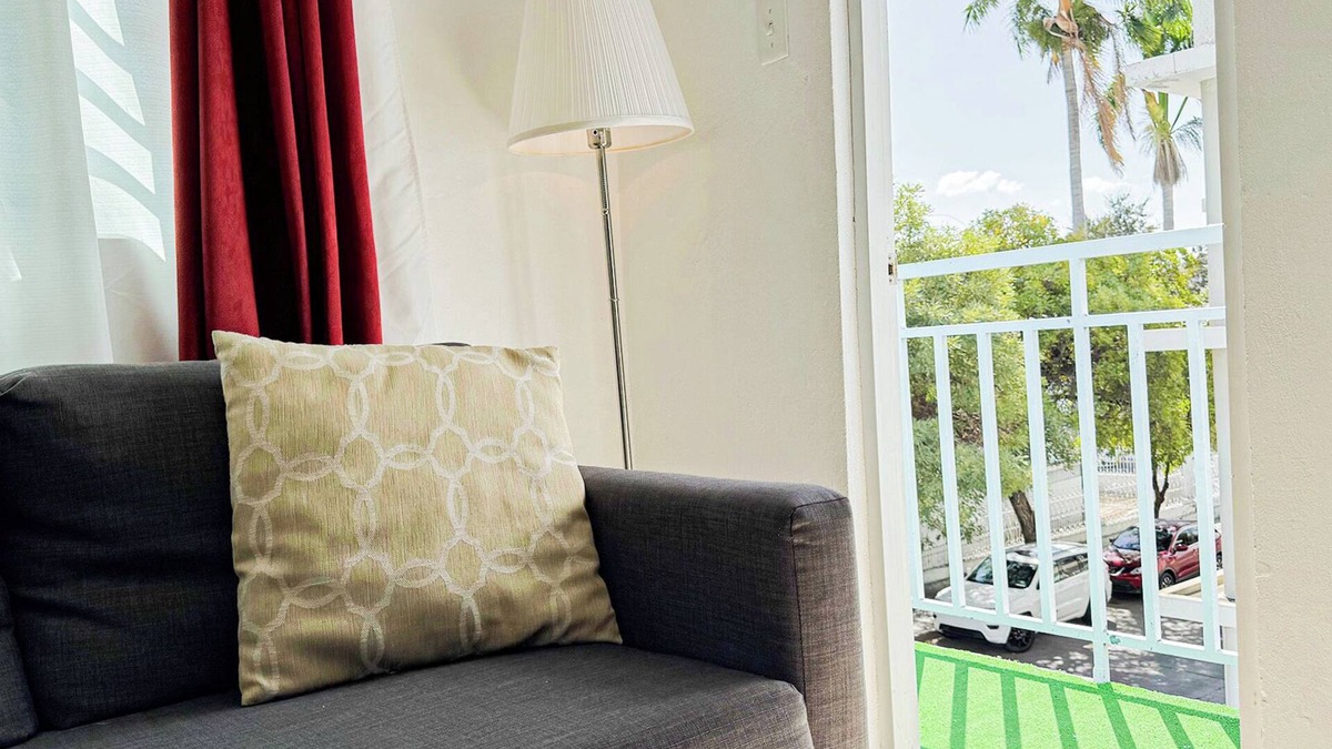 Ponce Centro Apartment | Beautiful Chandeliers, Cozy & Enjoyable Studio - Balcony/FREE WIFI - 301