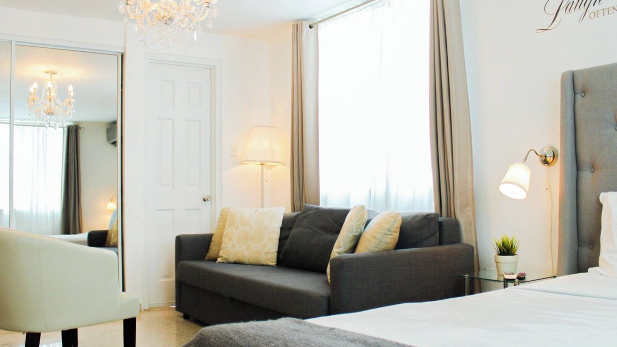 Ponce Centro Apartment | Beautiful Chandeliers, Cozy & Enjoyable Studio - Balcony/FREE WIFI - 202