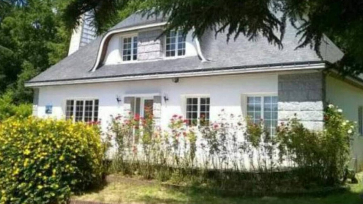 Chateaubriant House | Beautiful character house