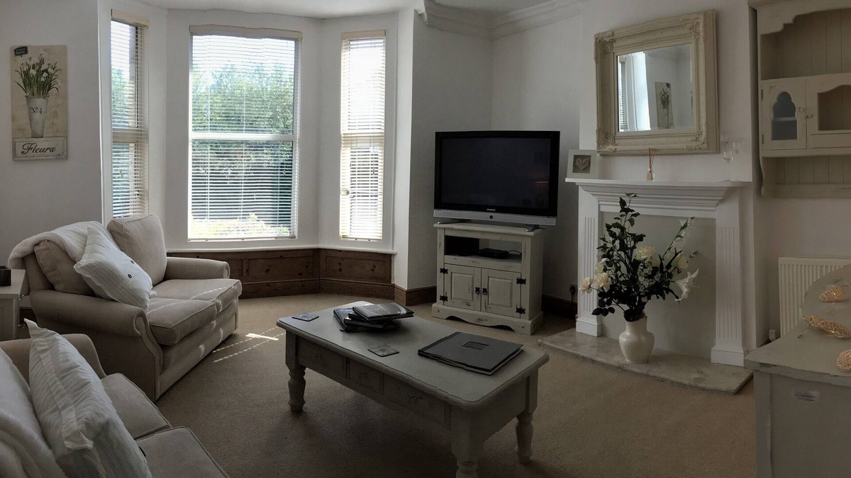 Angmering Apartment | Beautiful Character Property