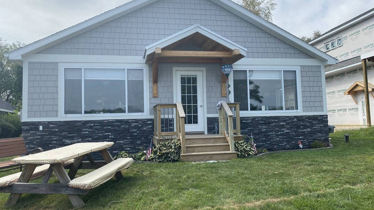 Paw Paw House | Beautiful & charming 3 bedroom lake house!