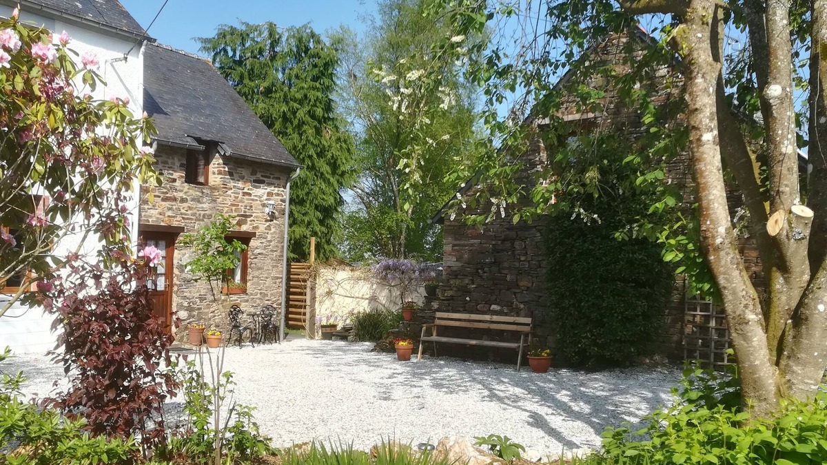 Paule Cottage | Beautiful charming cottage set in Brittany. Pet friendly!