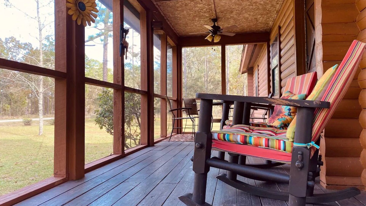Dunnellon Cabin | Beautiful Chestnut Log Cabin