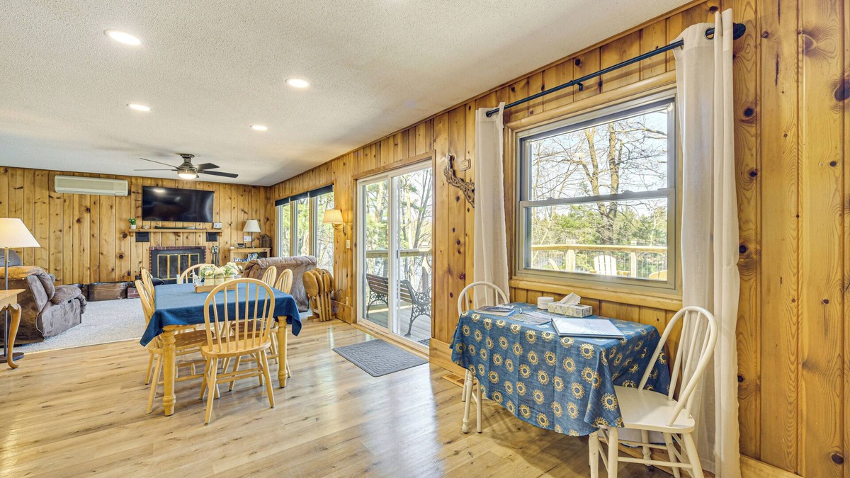 Chetek Cottage | Beautiful Chetek Home w/Prairie Lake Access!