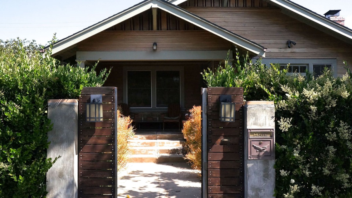Hollywood House | Beautiful Classic Craftsman Home Close To Everything Hollywood & Universal