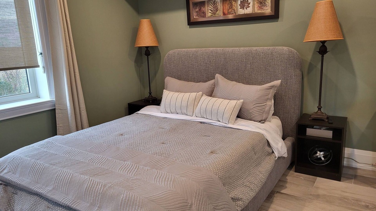 Clarington Apartment | Beautiful, clean, cozy and very convenient studio apartment in Bowmanville