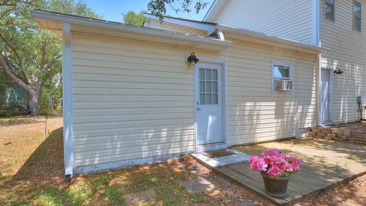 Yaupon Beach Apartment | Beautiful, Close to Beach, 1 BR/1 BA - Apartment Suite-Sleeps 2
