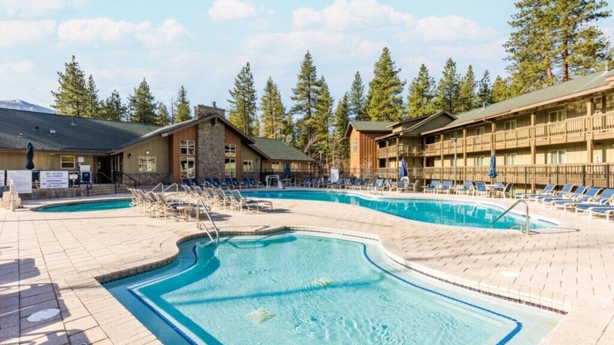 Elk Point Condo | Beautiful Club Wyndham South Shore, 2 Bedroom Deluxe Suite