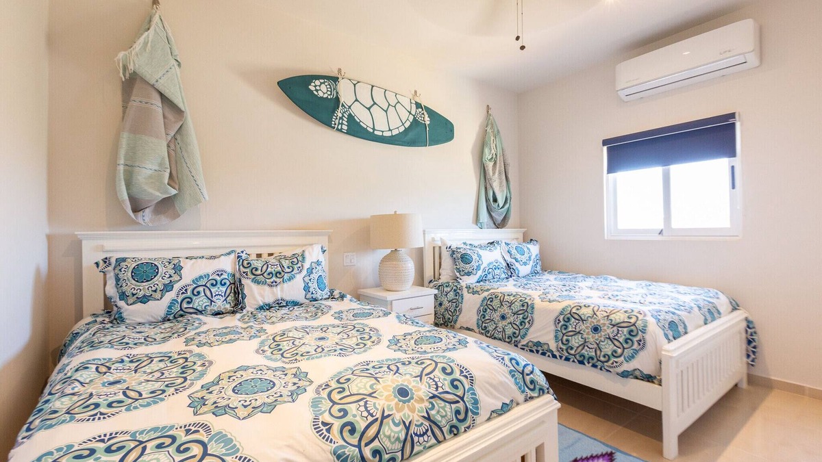 Cerritos Condo | Beautiful condo with private rooftop - only 2 minute walk from the beach!