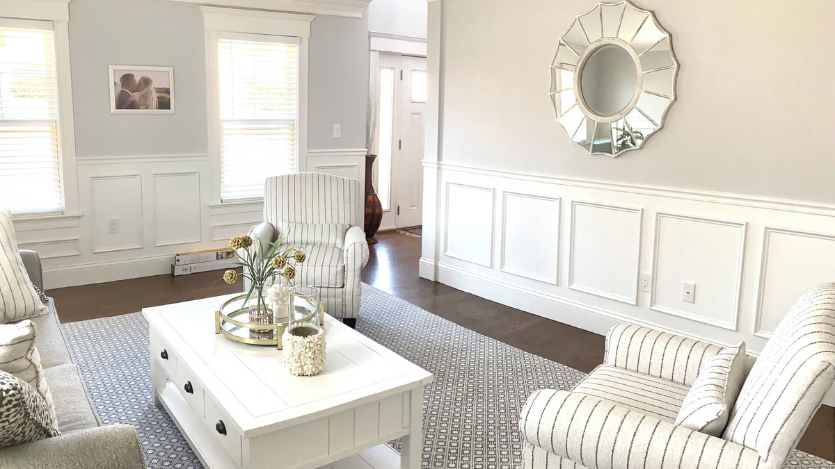 Swampscott House | Beautiful coastal 5-BR in Swampscott - 5 mins to beach, Wifi, gas fireplace