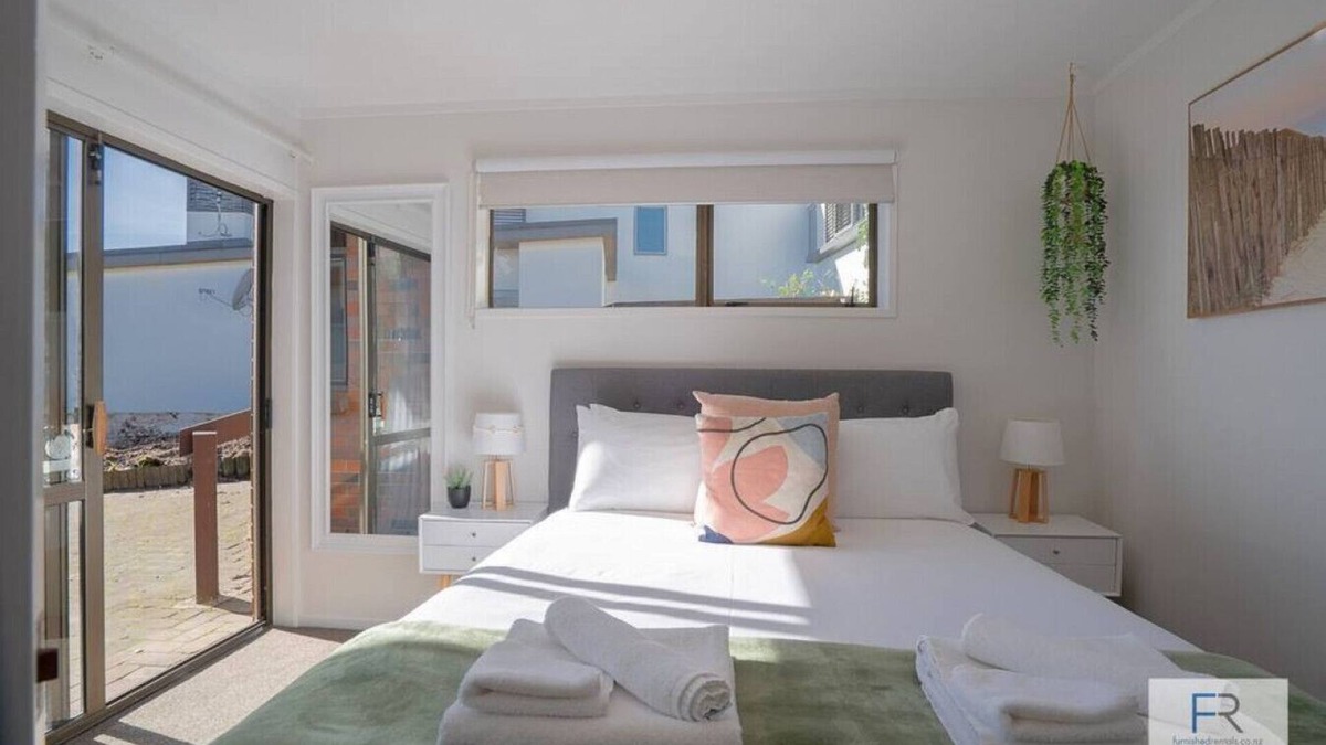 Rothesay Bay House | Beautiful Coastal Home Rothesay Bay