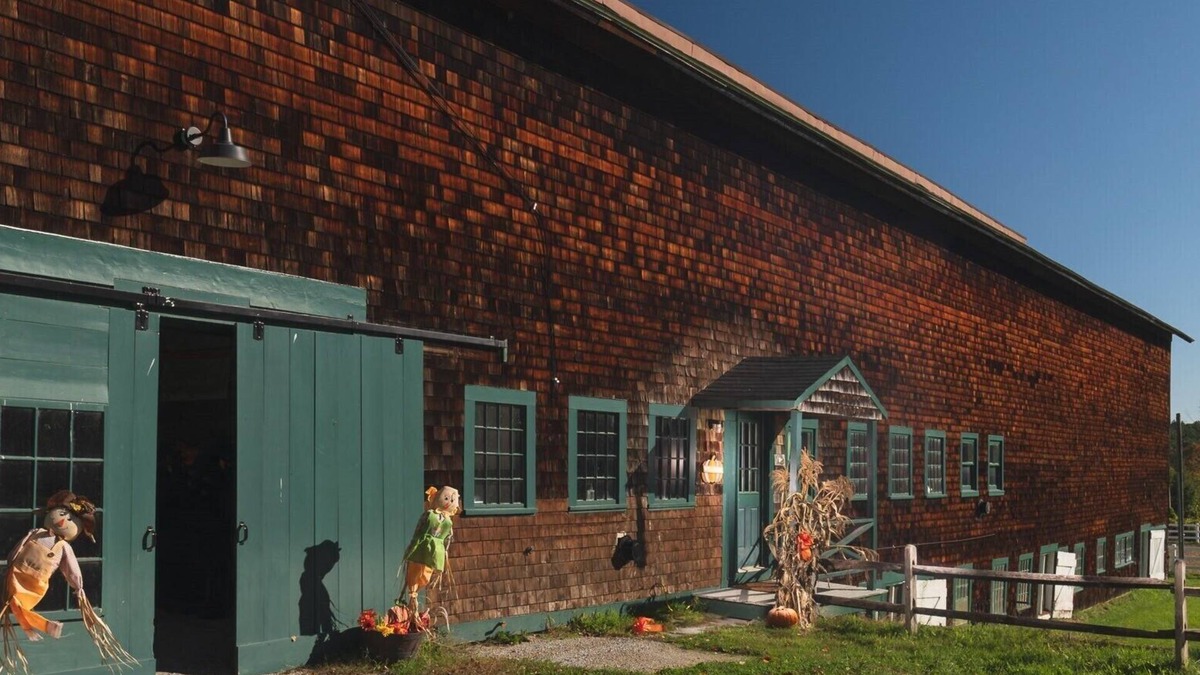 Temple Other | Beautiful Colonial Farm House on a working horse farm!