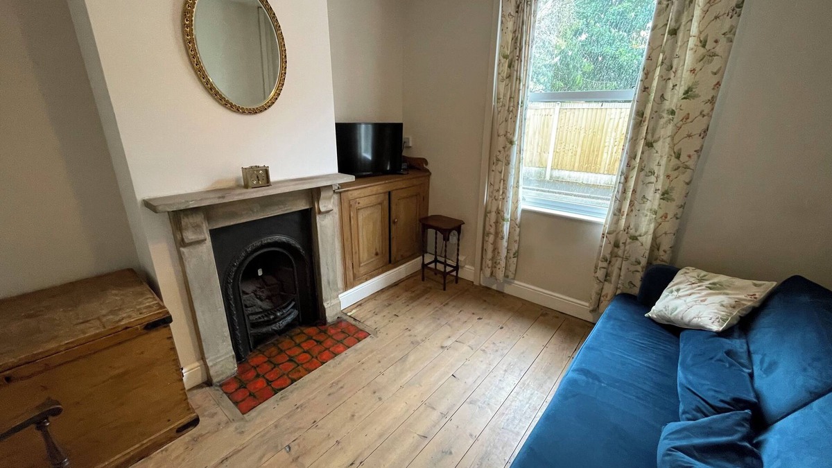 Stafford House | Beautiful Comfortable Character House in Central Stafford