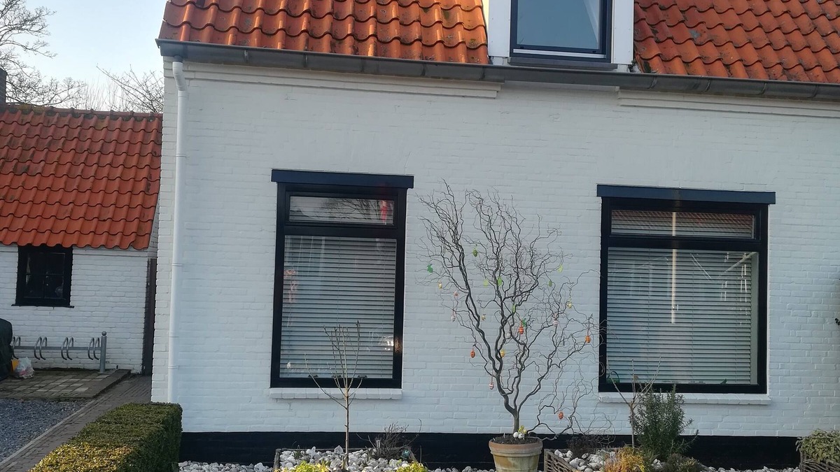 Nieuwvliet House | Beautiful completely renovated typical house in quiet village of Nieuwvliet.