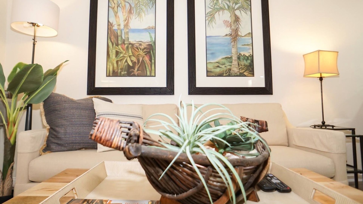 Belmont Heights Condo | Beautiful condo located less than one mile to beach and trendy Belmont Shore.