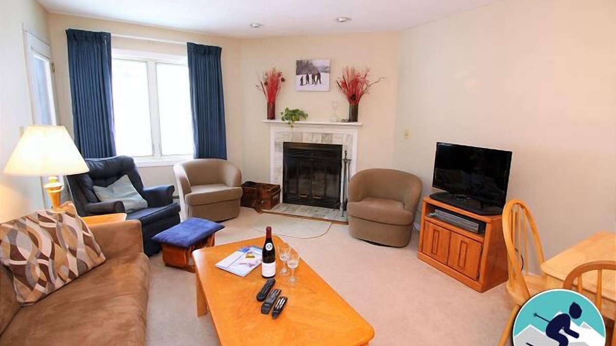 Killington Condo | Beautiful condo nestled slope side on Pico Mtn-walk to lift &ski back! 202