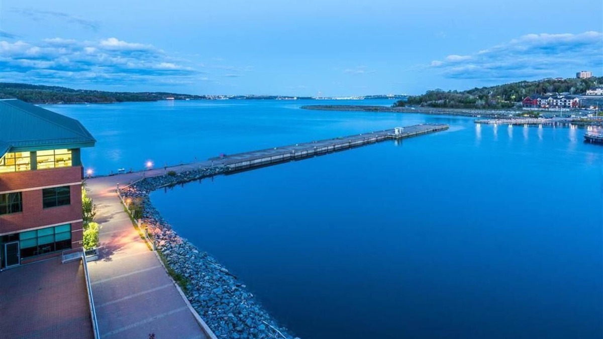 Bedford Condo | Beautiful condo on Bedford Basin