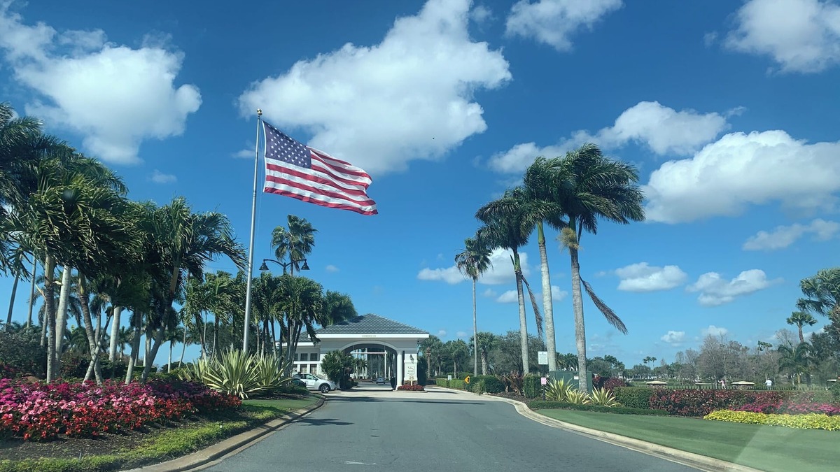 Heritage Palms Condo | Beautiful condo on golf course in gated community of Heritage Palms.