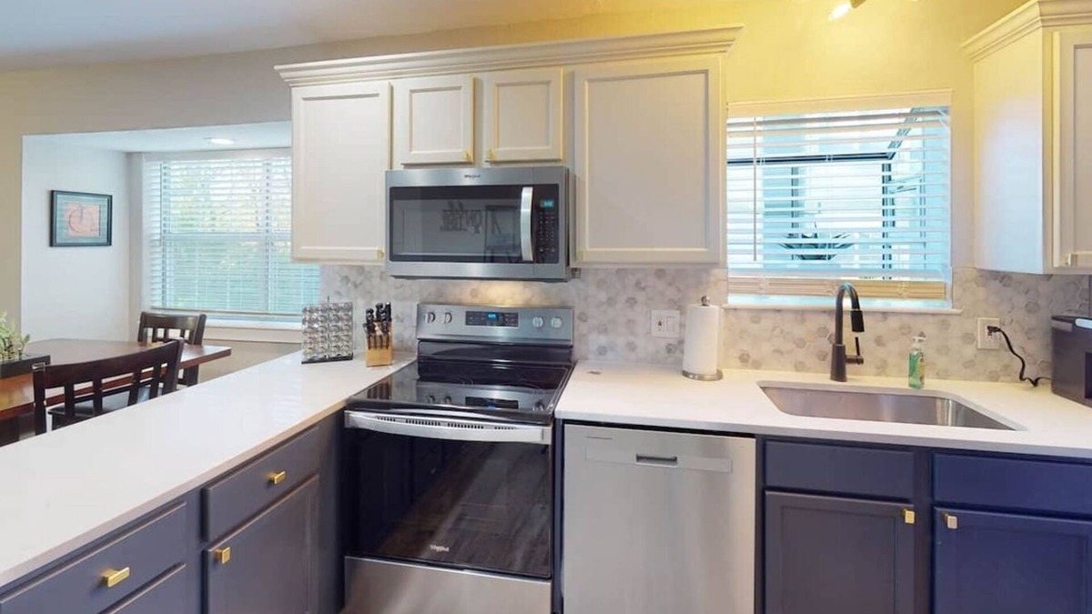 Indian Point Condo | Beautiful Condo, Steps from Table Rock Lake & Silver Dollar City